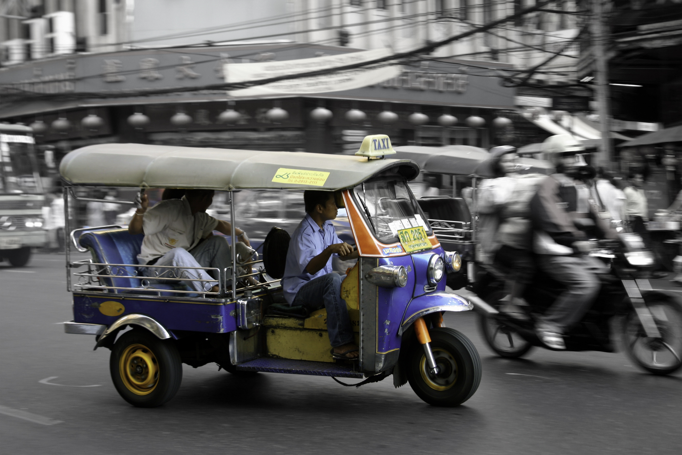 Transports in Bangkok by photographer Cécile Lopes
